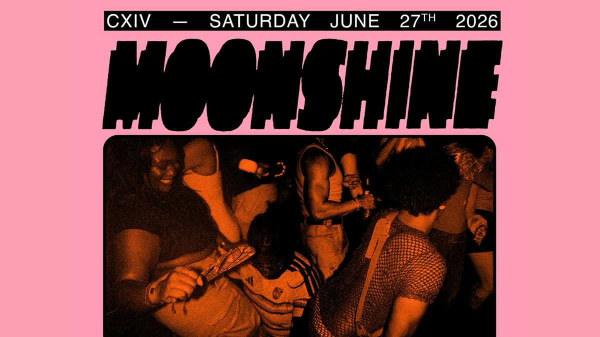 Moonshine-Party-Flyer mit einem Partyfoto und dem Aufruf, für den Standort eine SMS zu senden